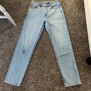 American Eagle strigid jeans, size 6, light wash